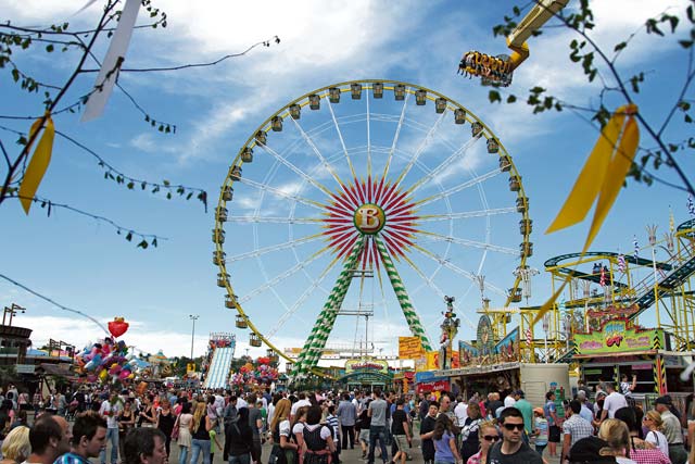 © Stuttgart-Marketing GmbHThe annual Stuttgarter Frühlingsfest, or spring festival, typically runs from mid April through the second week of May at the Cannstatter Wasen fest grounds in Bad Cannstatt. The festival offers various rides such as wild water rafting, bumper cars, carousels, haunted houses, a Ferris wheel and roller coaster, as well as pony rides and merry-go-rounds for children.