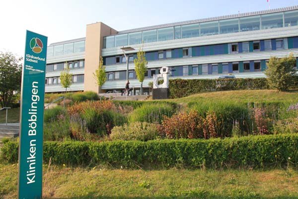 Kliniken Böblingen (Böblingen Hospital) (photo courtesy of Klinikverbund Südwest) Located near Panzer Kaserne, Böblingen Hospital provides a wide variety of specialty services, surgical procedures and inpatient care, including pediatrics. Specialties: General inpatient, surgeries, pediatrics Address: Bunsenstrasse 120 71032 Böblingen Telephone: 07031-668-0
