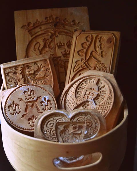 SpringerleMoldBowl.jpg: Photo by Turku Gingerbread