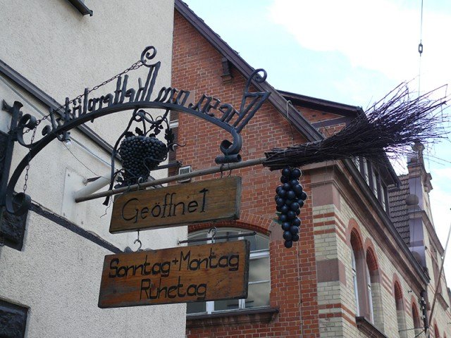 During the winter months, local wines can be sampled throughout various “Besenwirtschaften,” or broomstick inns. These small restaurants with limited menus are mainly owned by vintners offering “Most,” or new wine, as well as various wines from last season’s harvest. Typically, Besenwirtschaften can be spotted by a broom (“Besen”) hanging above the entrance door, as depicted here in Stuttgart’s city district Untertürkheim. – Photo courtesy of Neckar Magazin.