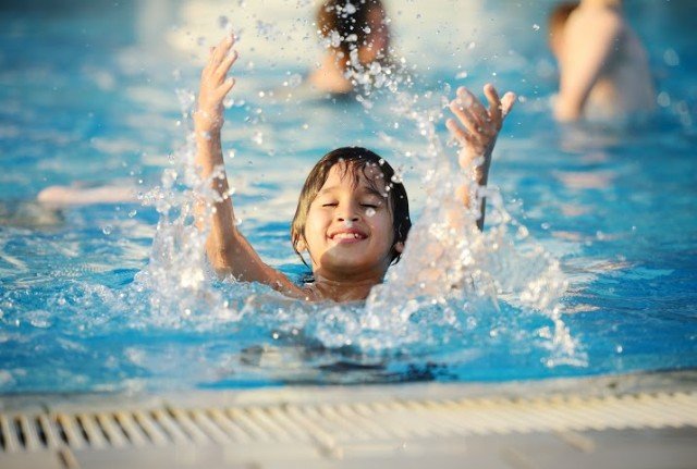 Summer in the pool 