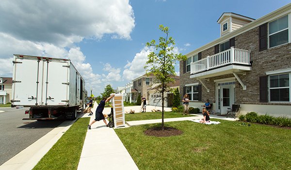 Joint Base Anacostia-Bolling (JBAB) has many on-base family housing units available, which are open to all military service branches, as well as Defense Department civilians in some circumstances. Wait times vary depending on a service member’s rank and the time of year. Navy photo by Lt. Cmdr. Jim Remington.