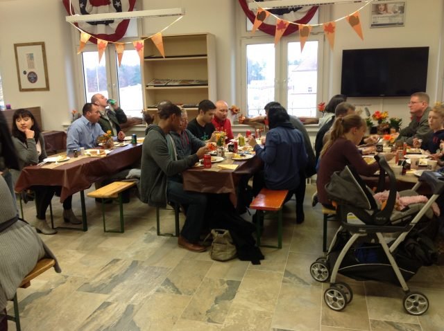 uso-thanksgiving-dinner-2016