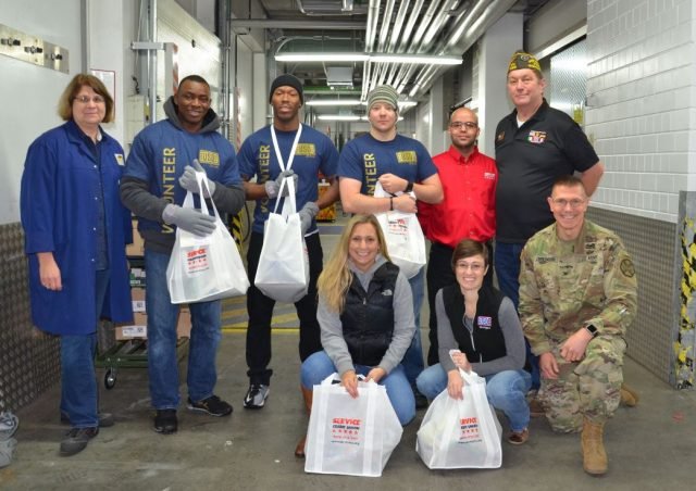 uso-thanks-for-thanksgiving-volunteers-2016